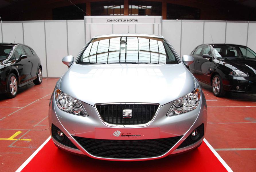 Grupo Compostela, en el Sal�n del Autom�vil de Santiago - Foto